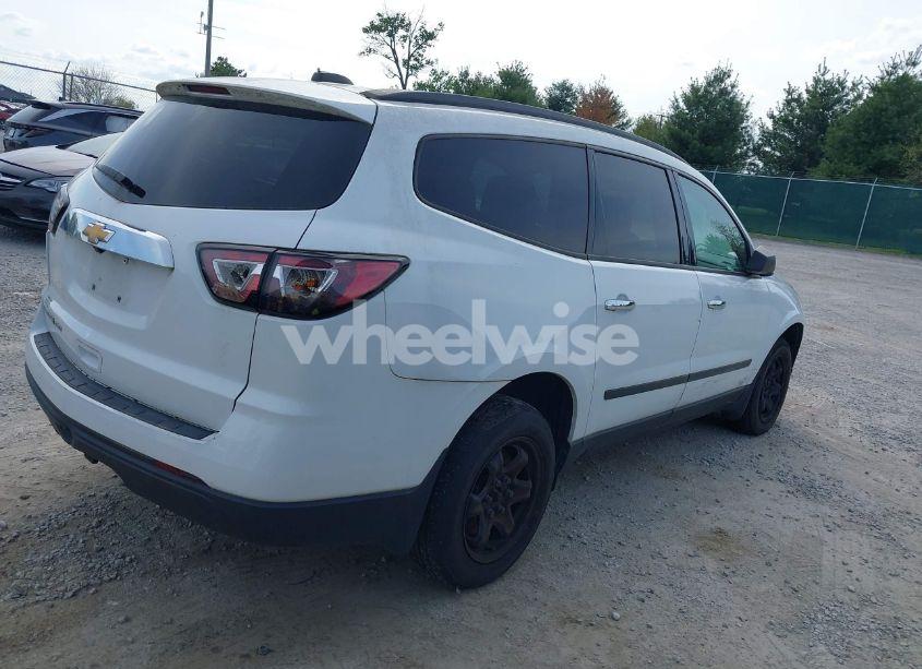 Photo 4 of 2017 Chevrolet Traverse LS (VIN 1GNKVFKD1HJ253256)