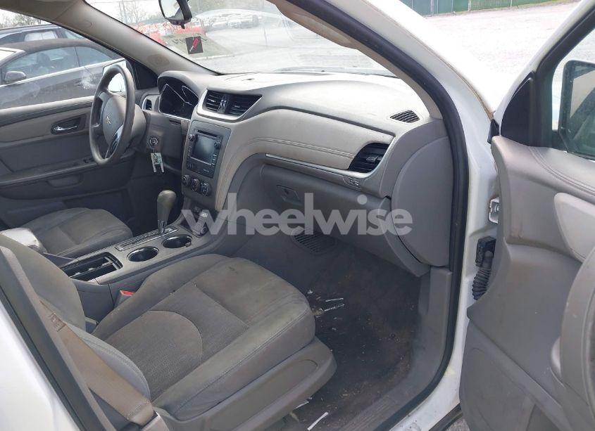 Photo 5 of 2017 Chevrolet Traverse LS (VIN 1GNKVFKD1HJ253256)