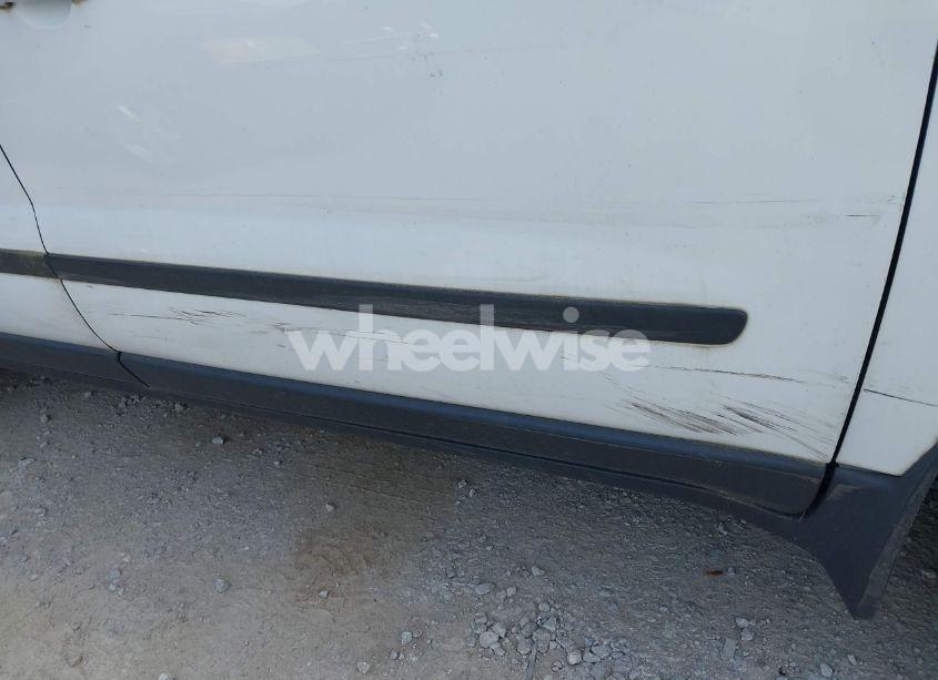 Photo 6 of 2017 Chevrolet Traverse LS (VIN 1GNKVFKD1HJ253256)