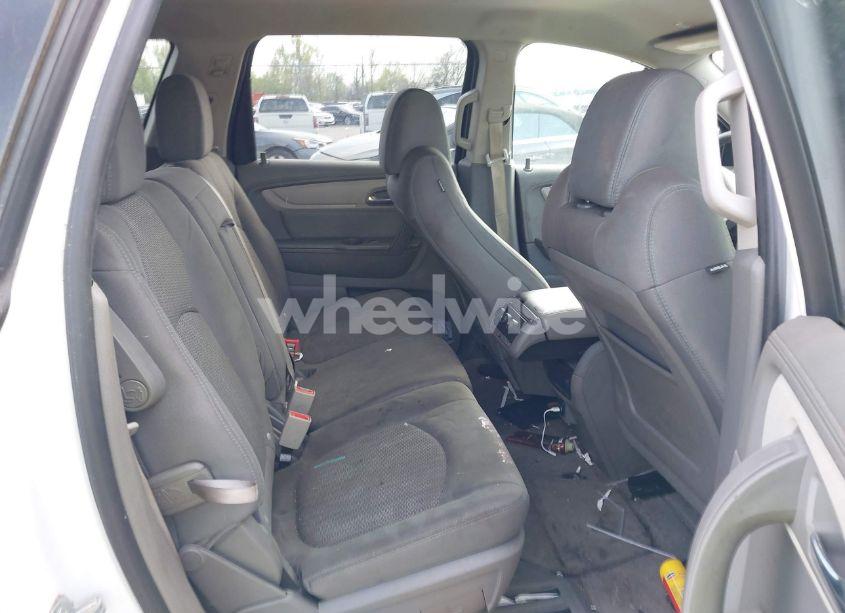 Photo 8 of 2017 Chevrolet Traverse LS (VIN 1GNKVFKD1HJ253256)