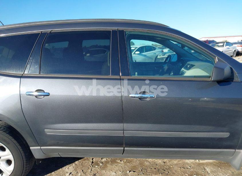 Photo 13 of 2014 Chevrolet Traverse LS (VIN 1GNKVFKD2EJ234985)