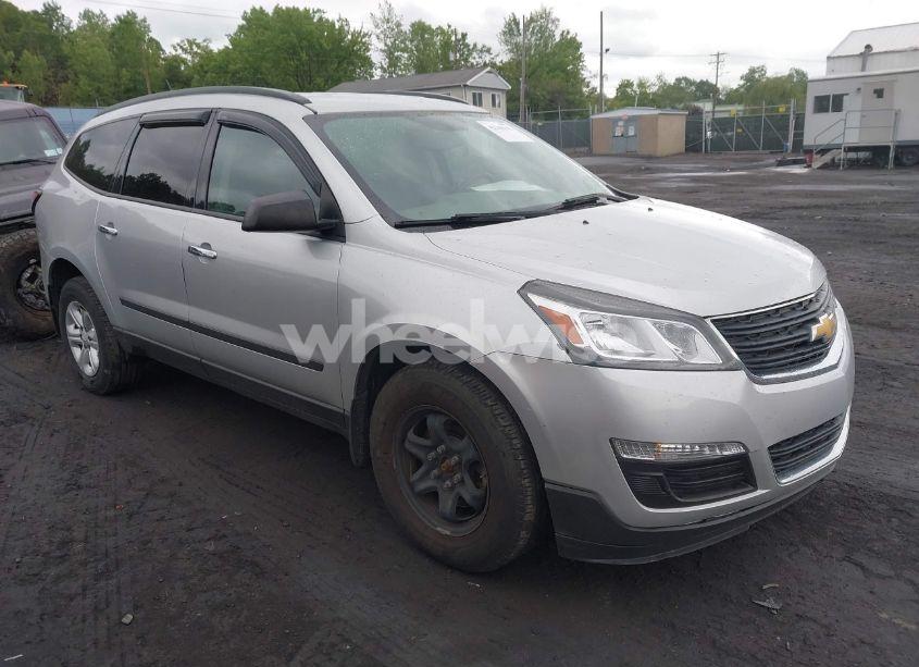 2017 Chevrolet Traverse LS (VIN 1GNKVFKD3HJ353567) main photo