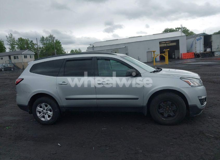 Photo 13 of 2017 Chevrolet Traverse LS (VIN 1GNKVFKD3HJ353567)