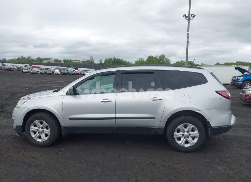 Photo 14 of 2017 Chevrolet Traverse LS (VIN 1GNKVFKD3HJ353567)