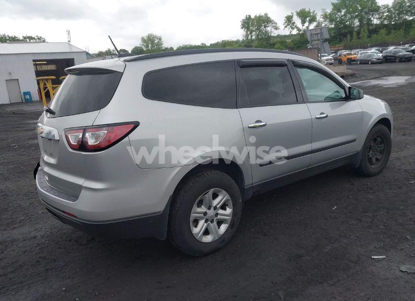 Photo 4 of 2017 Chevrolet Traverse LS (VIN 1GNKVFKD3HJ353567)