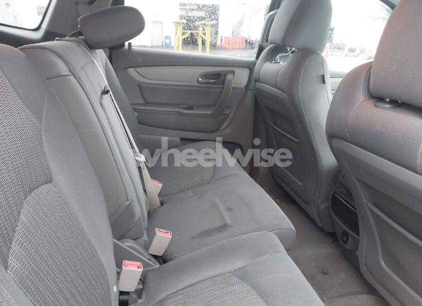 Photo 8 of 2017 Chevrolet Traverse LS (VIN 1GNKVFKD3HJ353567)