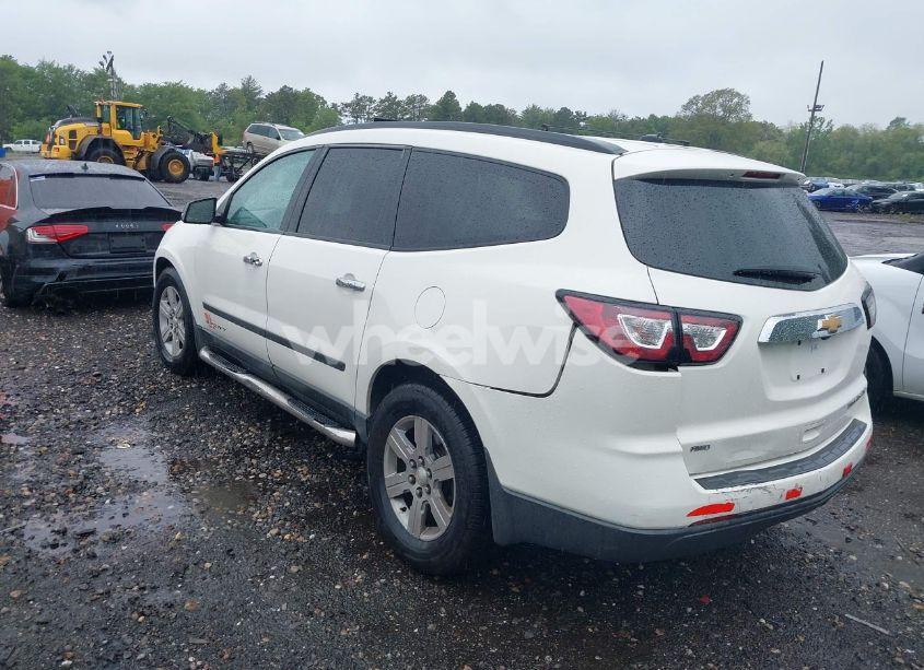 Photo 3 of 2013 Chevrolet Traverse LS (VIN 1GNKVFKD4DJ103121)