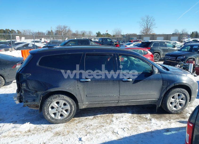 Photo 14 of 2017 Chevrolet Traverse LS (VIN 1GNKVFKD4HJ248861)