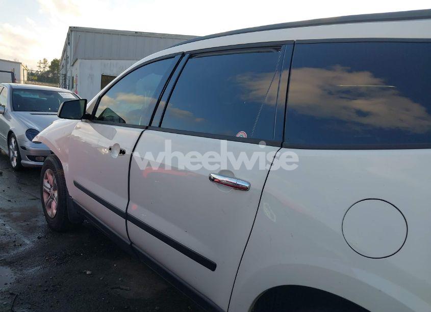 Photo 14 of 2015 Chevrolet Traverse LS (VIN 1GNKVFKD5FJ221181)