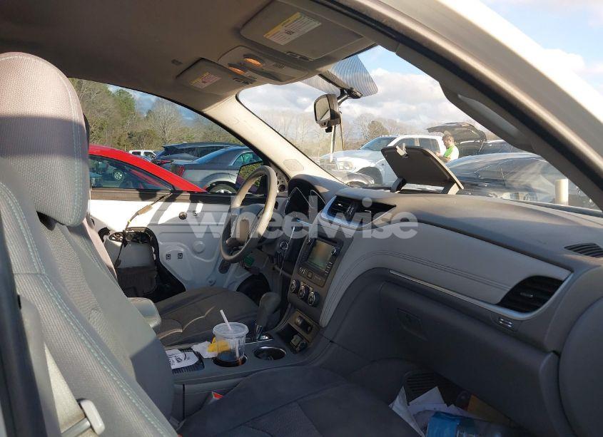 Photo 5 of 2015 Chevrolet Traverse LS (VIN 1GNKVFKD5FJ221181)