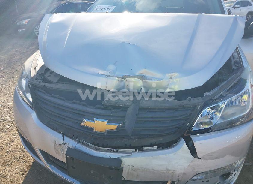 Photo 6 of 2017 Chevrolet Traverse LS (VIN 1GNKVFKD7HJ185786)