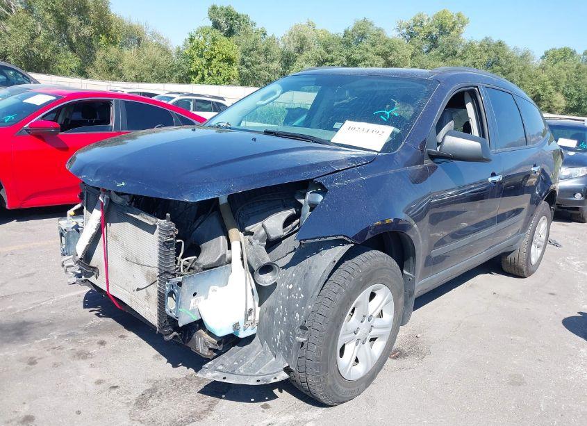 Photo 2 of 2016 Chevrolet Traverse LS (VIN 1GNKVFKD9GJ136720)