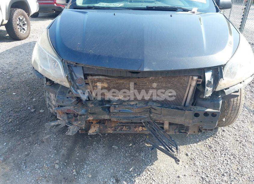 Photo 6 of 2017 Chevrolet Traverse LS (VIN 1GNKVFKDXHJ178606)