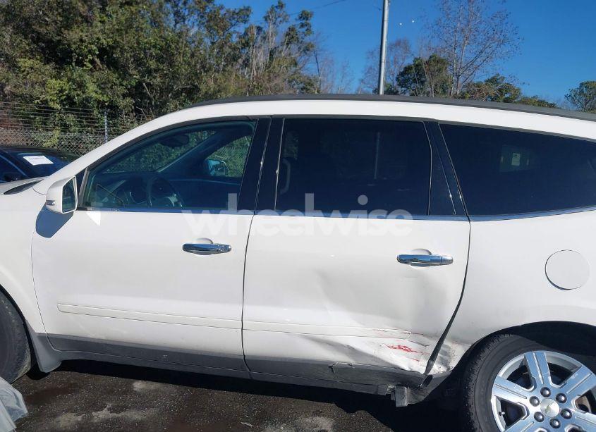 Photo 14 of 2011 Chevrolet Traverse 1LT (VIN 1GNKVGED1BJ244582)