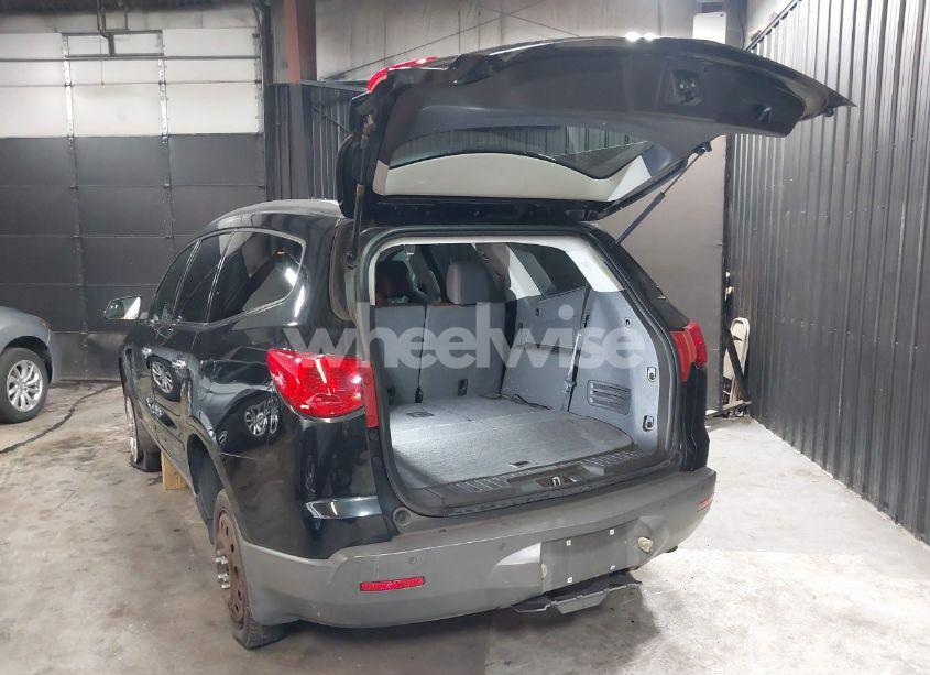 Photo 3 of 2012 Chevrolet Traverse 1LT (VIN 1GNKVGED1CJ405949)