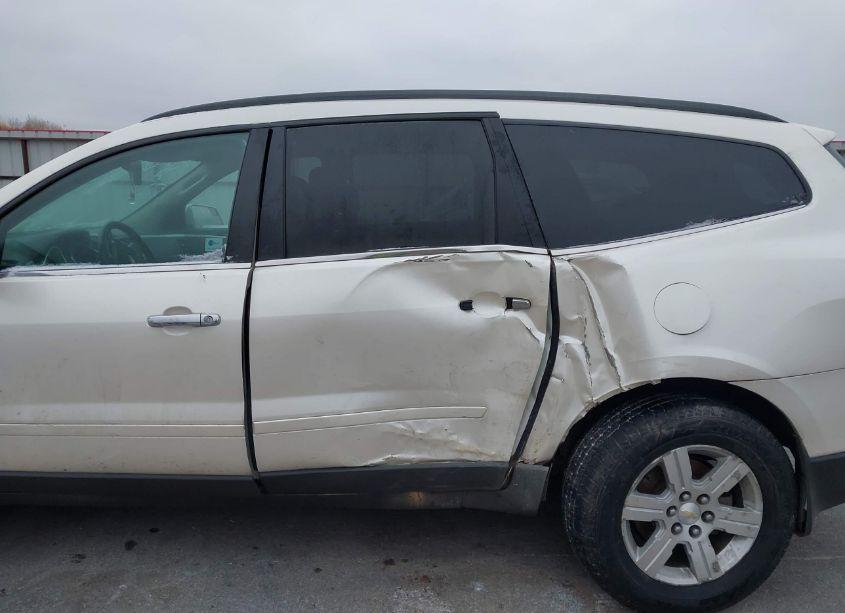 Photo 6 of 2011 Chevrolet Traverse 1LT (VIN 1GNKVGED3BJ137081)