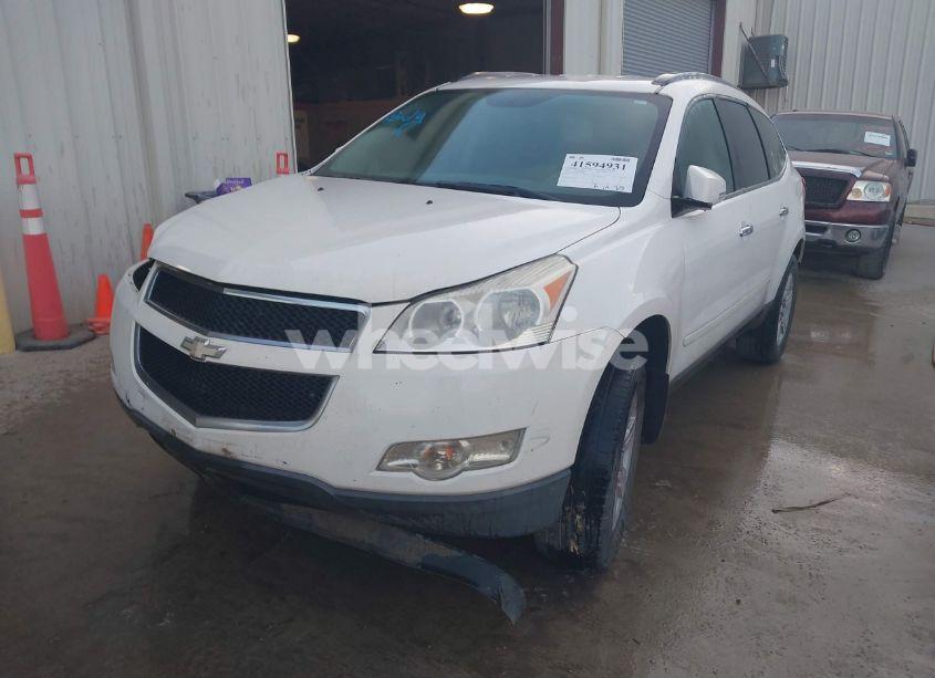 Photo 2 of 2011 Chevrolet Traverse 1LT (VIN 1GNKVGED3BJ248956)