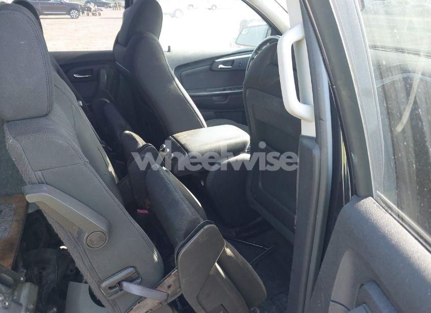 Photo 8 of 2011 Chevrolet Traverse 1LT (VIN 1GNKVGED3BJ327897)