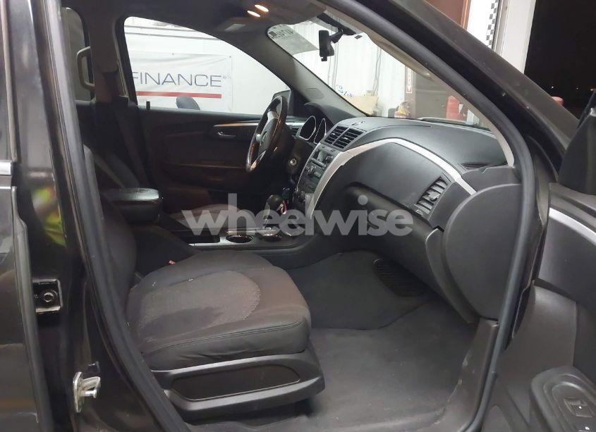 Photo 5 of 2011 Chevrolet Traverse 1LT (VIN 1GNKVGED4BJ145318)