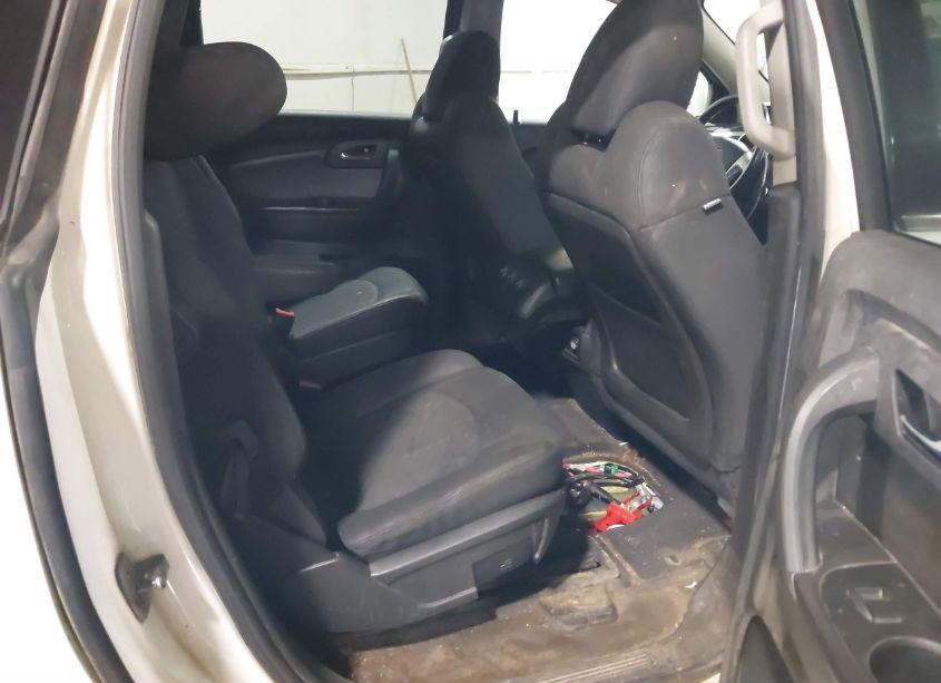 Photo 8 of 2011 Chevrolet Traverse 1LT (VIN 1GNKVGED4BJ180215)