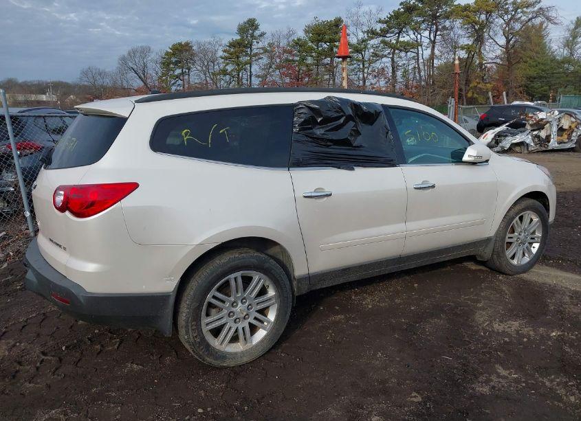 Photo 4 of 2011 Chevrolet Traverse 1LT (VIN 1GNKVGED4BJ223256)