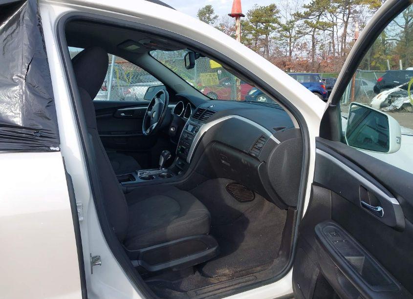 Photo 5 of 2011 Chevrolet Traverse 1LT (VIN 1GNKVGED4BJ223256)