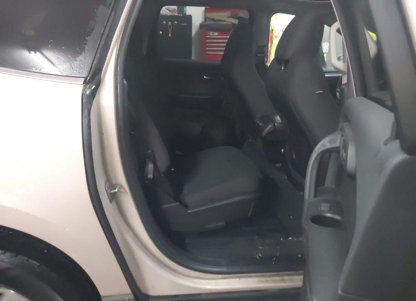 Photo 8 of 2011 Chevrolet Traverse 1LT (VIN 1GNKVGED4BJ312583)