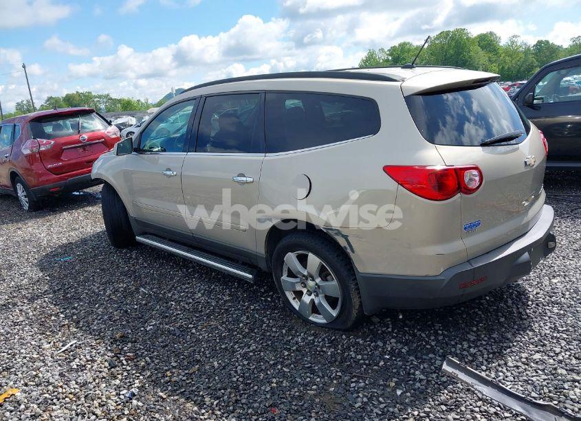 Photo 3 of 2012 Chevrolet Traverse 1LT (VIN 1GNKVGED4CJ238437)