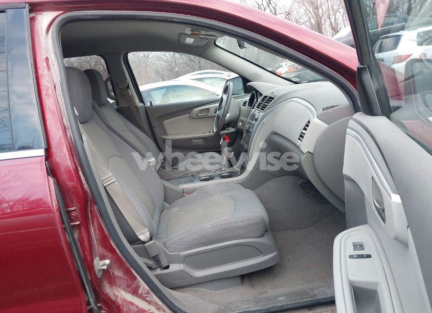 Photo 5 of 2011 Chevrolet Traverse 1LT (VIN 1GNKVGED5BJ330705)