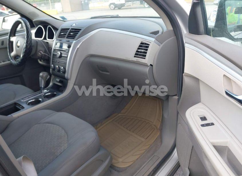 Photo 5 of 2011 Chevrolet Traverse 1LT (VIN 1GNKVGED7BJ120834)