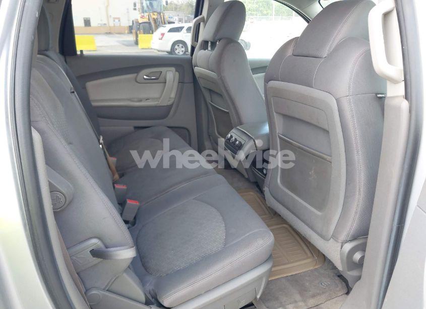 Photo 8 of 2011 Chevrolet Traverse 1LT (VIN 1GNKVGED7BJ120834)