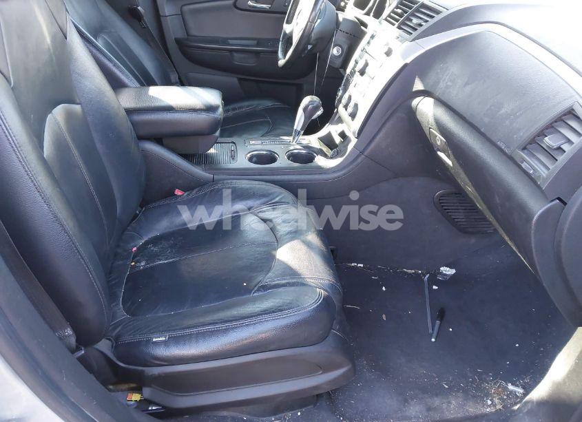 Photo 5 of 2011 Chevrolet Traverse 1LT (VIN 1GNKVGED7BJ193220)