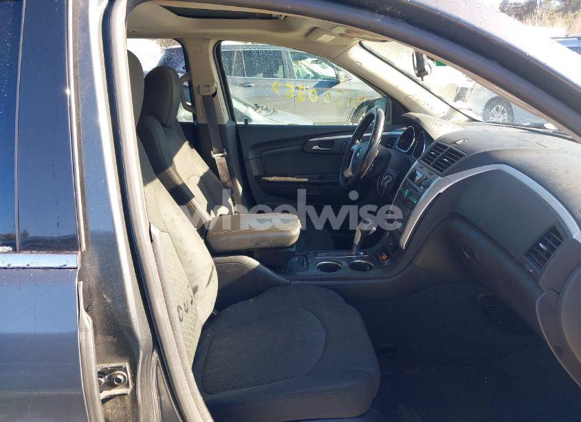 Photo 5 of 2011 Chevrolet Traverse 1LT (VIN 1GNKVGED7BJ351040)