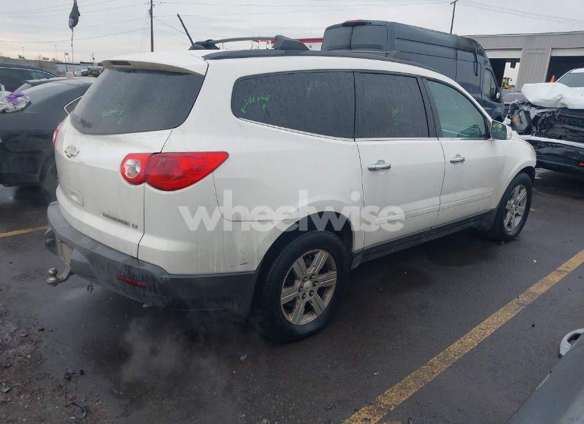 Photo 4 of 2011 Chevrolet Traverse 1LT (VIN 1GNKVGED8BJ137769)