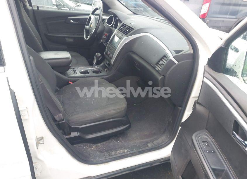 Photo 5 of 2011 Chevrolet Traverse 1LT (VIN 1GNKVGED8BJ137769)