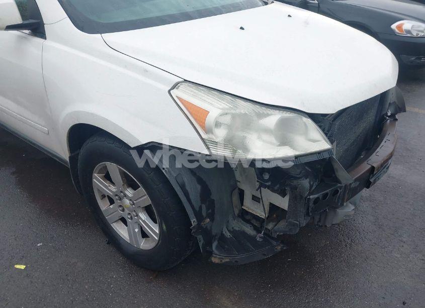 Photo 6 of 2011 Chevrolet Traverse 1LT (VIN 1GNKVGED8BJ137769)