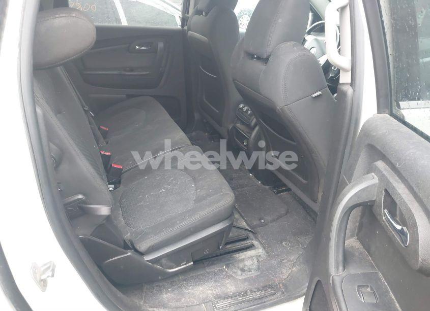 Photo 8 of 2011 Chevrolet Traverse 1LT (VIN 1GNKVGED8BJ137769)