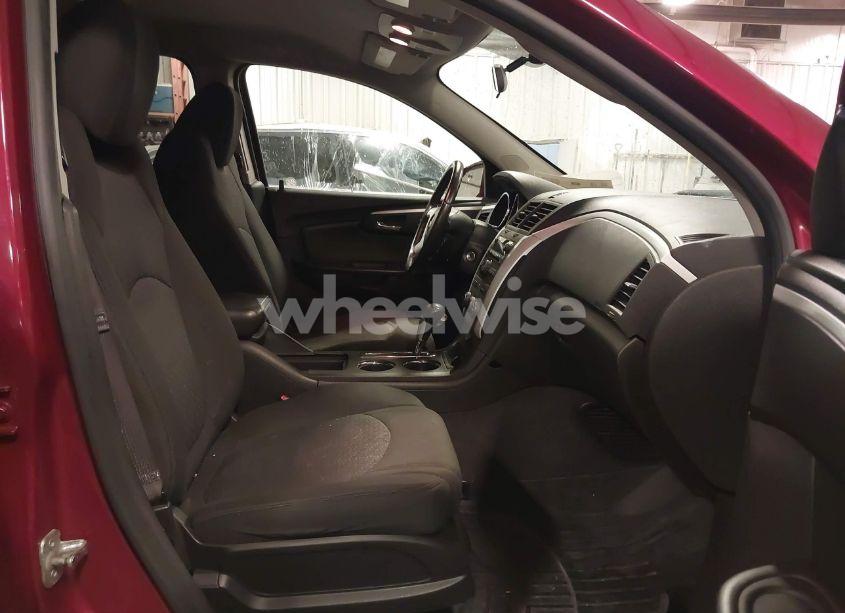 Photo 5 of 2011 Chevrolet Traverse 1LT (VIN 1GNKVGED8BJ163692)