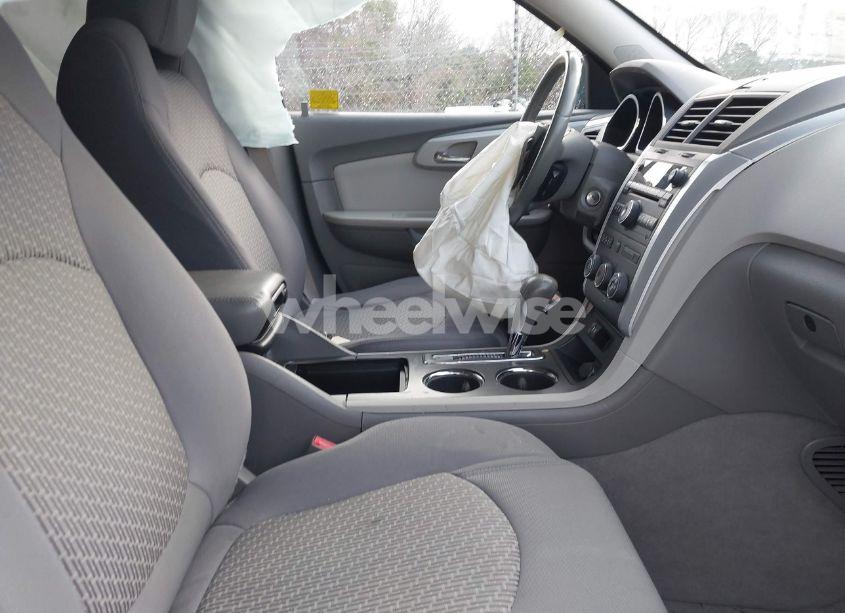 Photo 5 of 2011 Chevrolet Traverse 1LT (VIN 1GNKVGED9BJ121001)