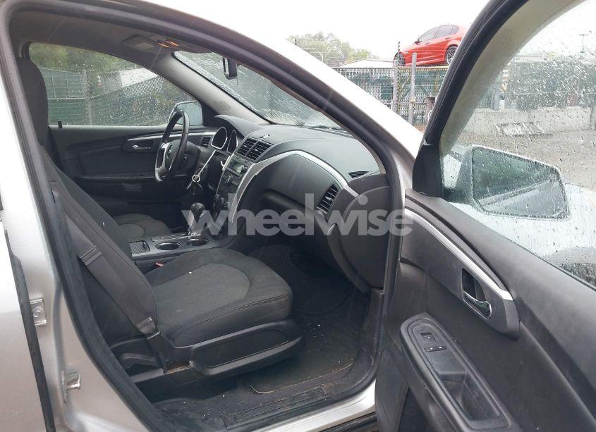 Photo 5 of 2011 Chevrolet Traverse 1LT (VIN 1GNKVGED9BJ276504)