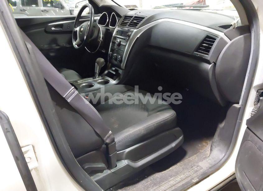 Photo 5 of 2011 Chevrolet Traverse 1LT (VIN 1GNKVGEDXBJ313656)