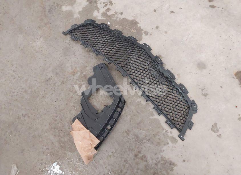 Photo 12 of 2011 Chevrolet Traverse 1LT (VIN 1GNKVGEDXBJ406466)