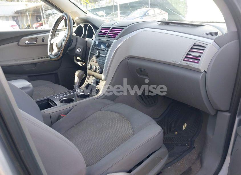 Photo 5 of 2012 Chevrolet Traverse 1LT (VIN 1GNKVGEDXCJ135412)