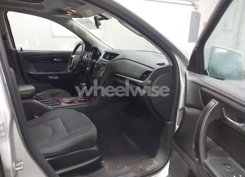 Photo 5 of 2014 Chevrolet Traverse 1LT (VIN 1GNKVGKD1EJ318303)