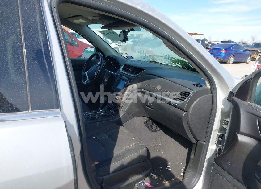 Photo 5 of 2017 Chevrolet Traverse 1LT (VIN 1GNKVGKD2HJ124397)