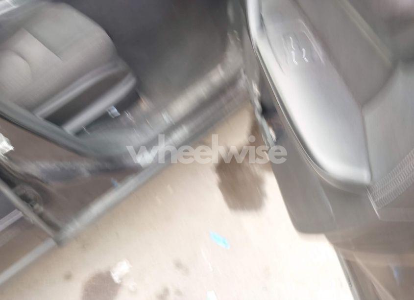 Photo 5 of 2017 Chevrolet Traverse 1LT (VIN 1GNKVGKD2HJ168884)