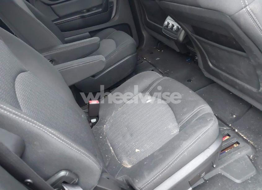 Photo 8 of 2017 Chevrolet Traverse 1LT (VIN 1GNKVGKD2HJ175379)