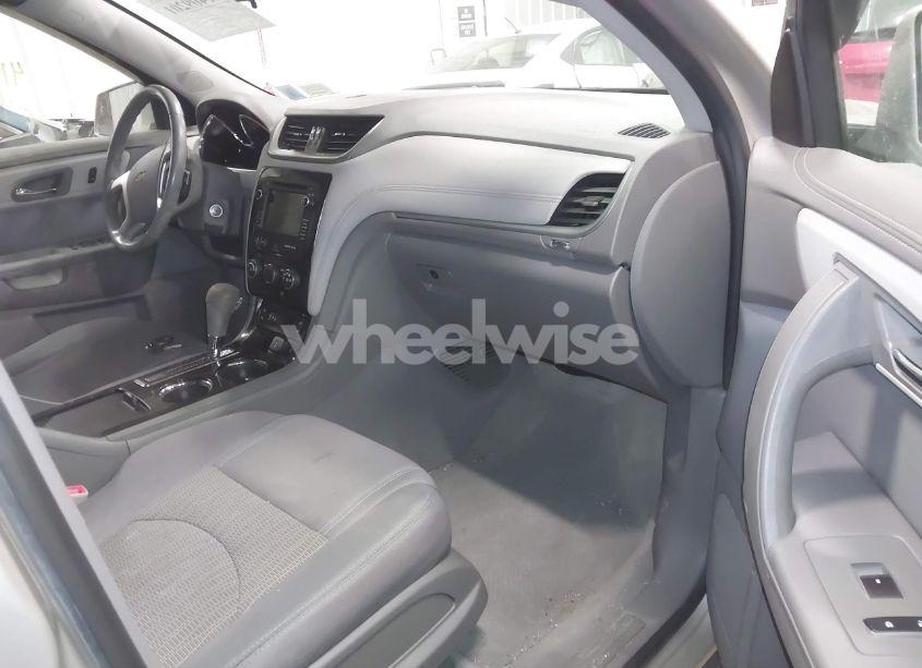 Photo 5 of 2015 Chevrolet Traverse 1LT (VIN 1GNKVGKD3FJ217734)