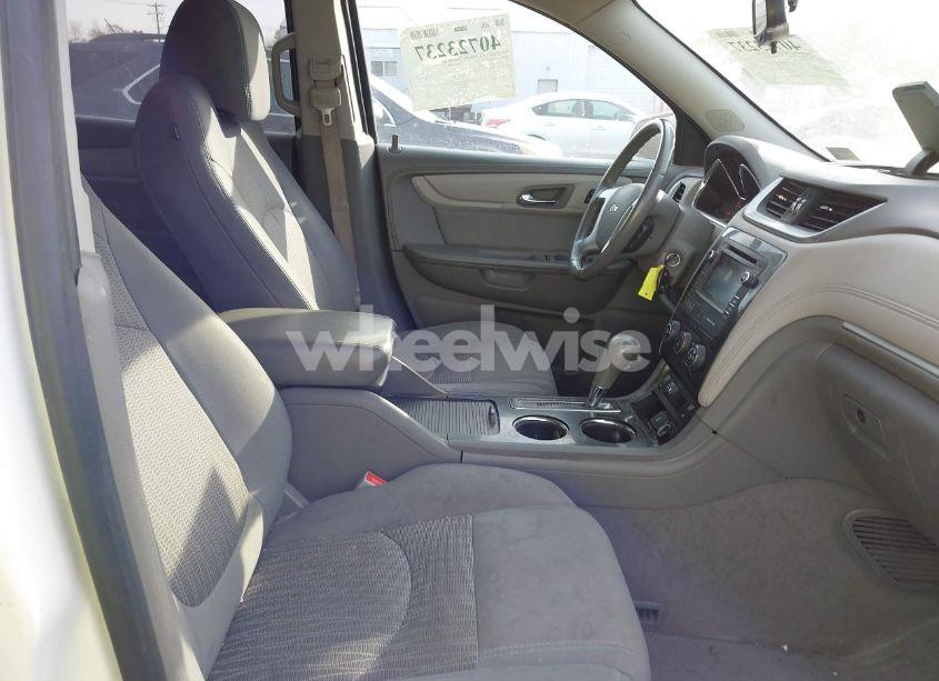 Photo 5 of 2015 Chevrolet Traverse 1LT (VIN 1GNKVGKD4FJ226121)