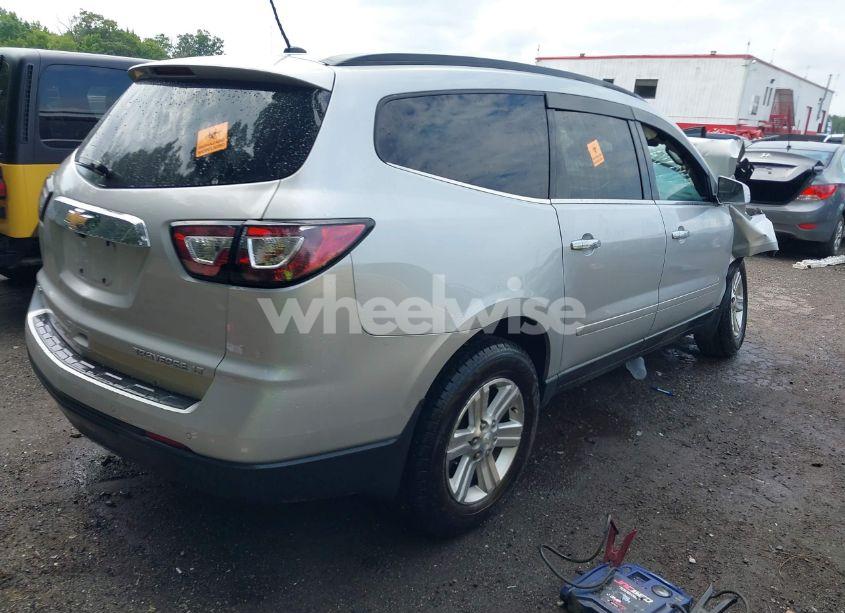 Photo 4 of 2013 Chevrolet Traverse 1LT (VIN 1GNKVGKD5DJ129068)